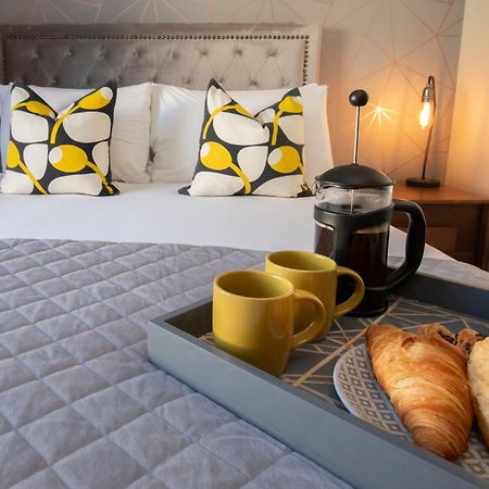 Elliot Oliver - Modern 2 Bedroom Town Centre Apartment Cheltenham Extérieur photo