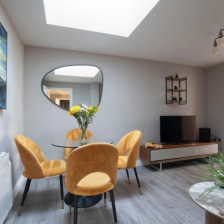 Elliot Oliver - Modern 2 Bedroom Town Centre Apartment Cheltenham Extérieur photo