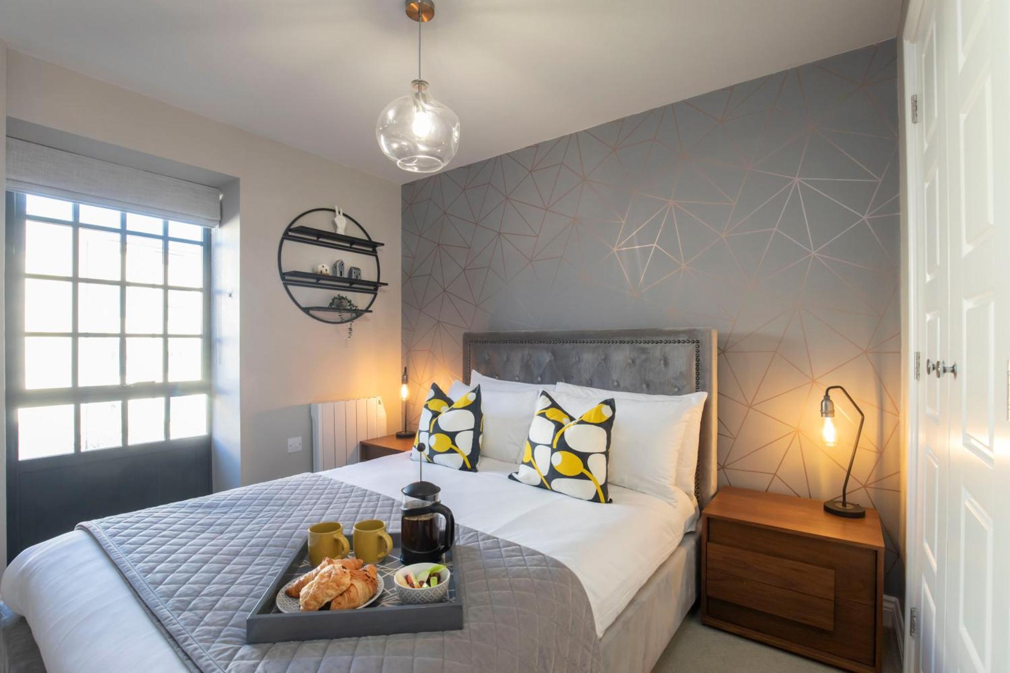 Elliot Oliver - Modern 2 Bedroom Town Centre Apartment Cheltenham Extérieur photo